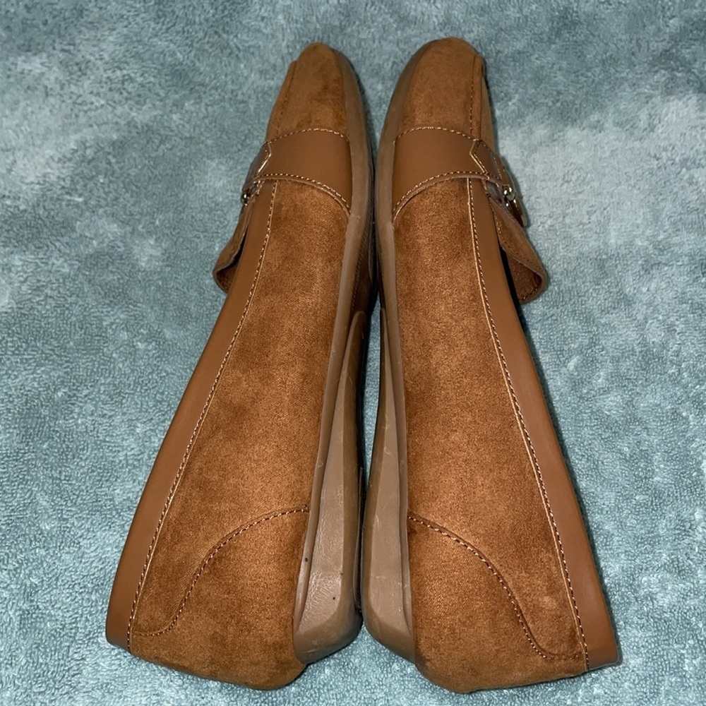 Bass Nancy Slip On Flats. Size 8. Brown W Faux Brass Buckle. Fabric Upper. - Picture 7 of 9